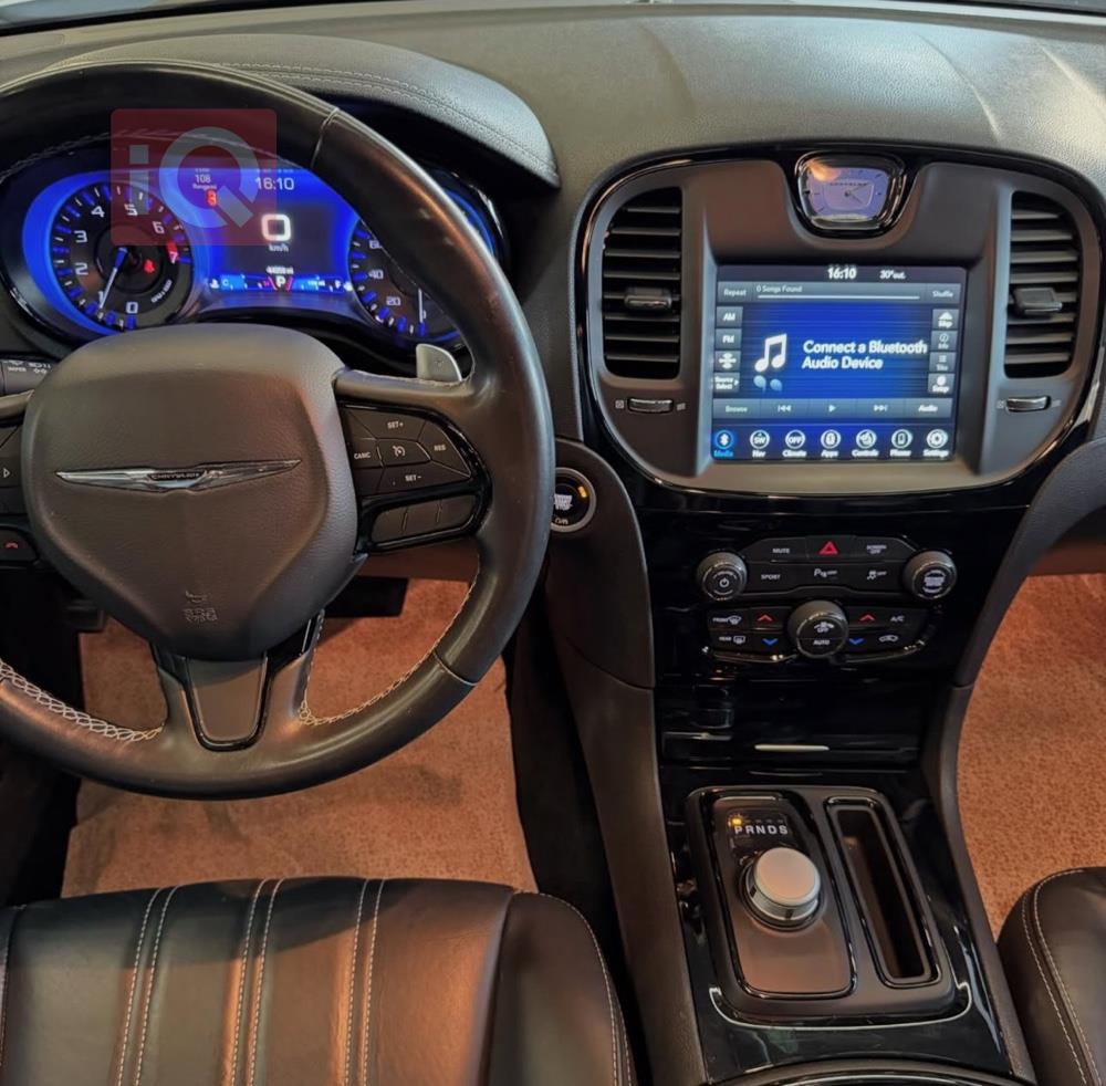 کرایسلەر 300